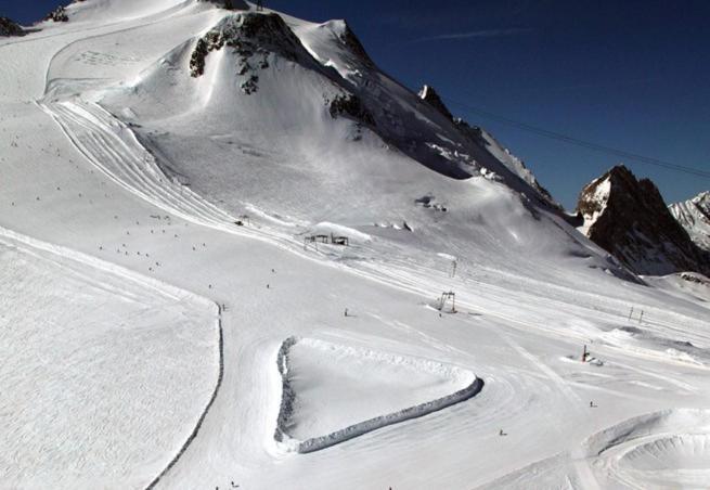 Charmant Studio Aux Pieds Des Pistes Vue Sur La Montagne Tignes Exterior foto